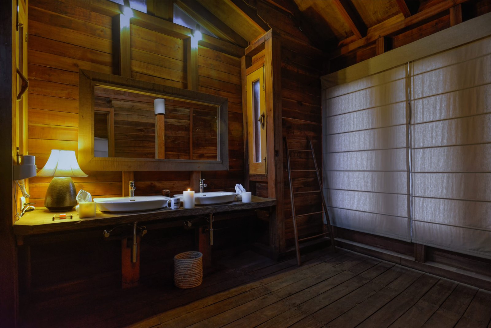 DenwaBackwaters_TH restroom_0003